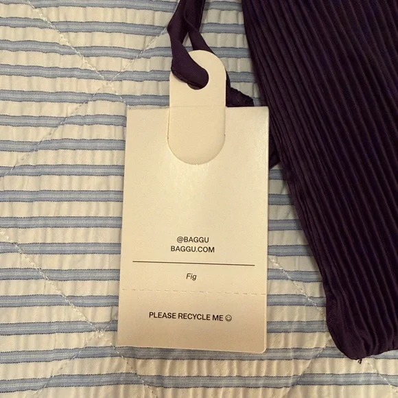 NWT BAGGU Pleated Fig Baby Baggu - Picture 6 of 6